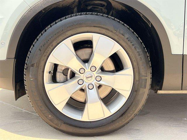 used 2019 Volvo XC40 car, priced at $25,500