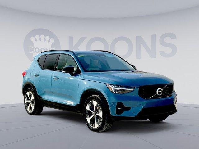 new 2024 Volvo XC40 car, priced at $46,000