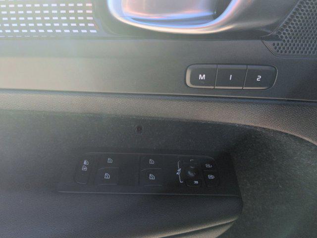 used 2020 Volvo XC40 car, priced at $21,750