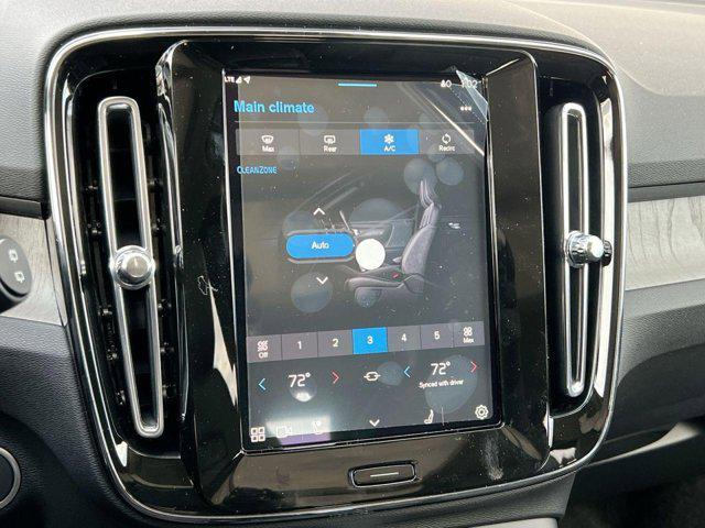 new 2025 Volvo XC40 car, priced at $39,274
