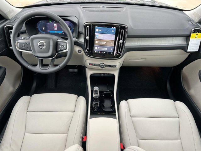 new 2025 Volvo XC40 car, priced at $40,000
