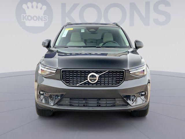 new 2025 Volvo XC40 car, priced at $40,000