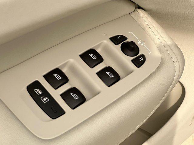 new 2026 Volvo XC60 Plug-In Hybrid car