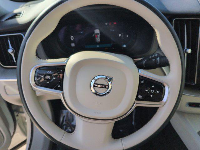used 2023 Volvo XC60 car, priced at $35,500
