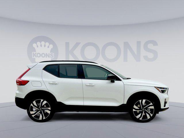 new 2024 Volvo XC40 car, priced at $44,691