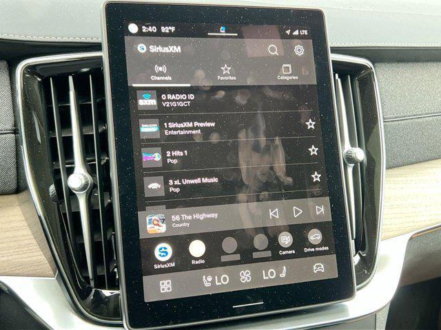 new 2025 Volvo XC90 car, priced at $69,155