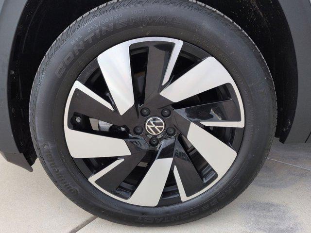 used 2025 Volkswagen Atlas Cross Sport car, priced at $36,000