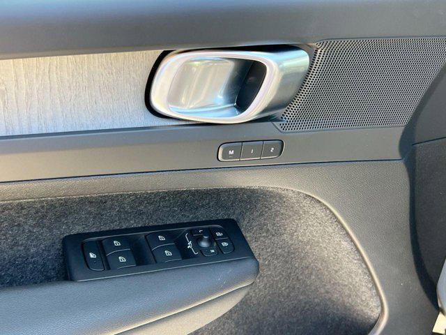 new 2025 Volvo XC40 car, priced at $44,035