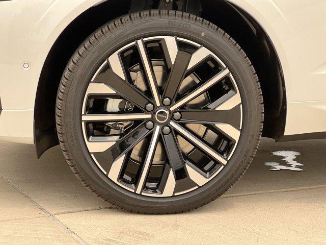 new 2026 Volvo XC60 Plug-In Hybrid car