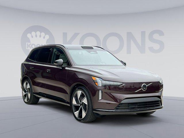 new 2025 Volvo EX90 car, priced at $95,140
