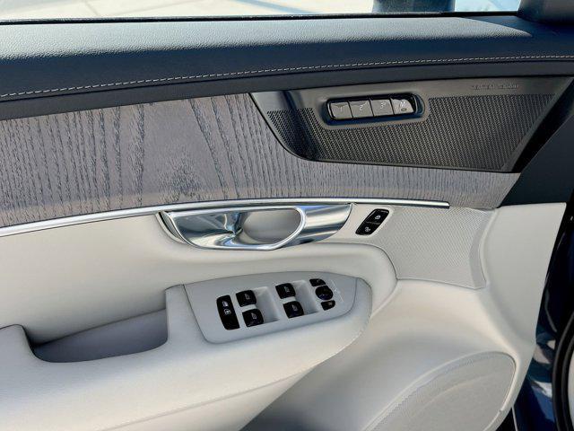 new 2026 Volvo XC90 Plug-In Hybrid car, priced at $81,695