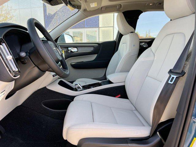new 2025 Volvo XC40 car, priced at $49,565