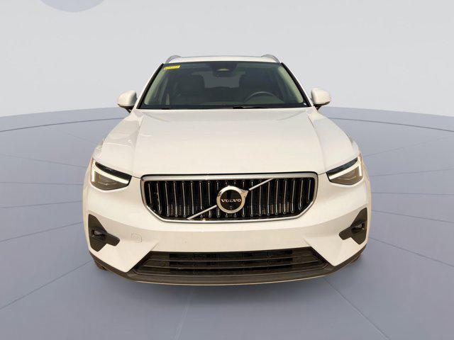 new 2025 Volvo XC40 car, priced at $49,550