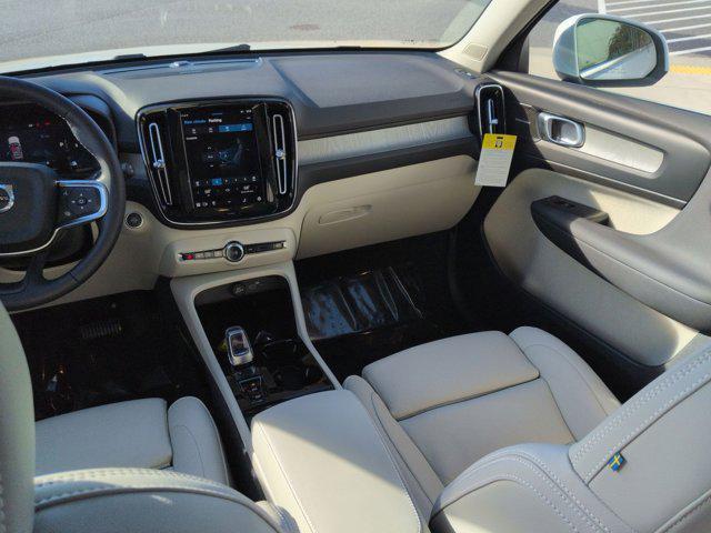 new 2025 Volvo XC40 car, priced at $44,500