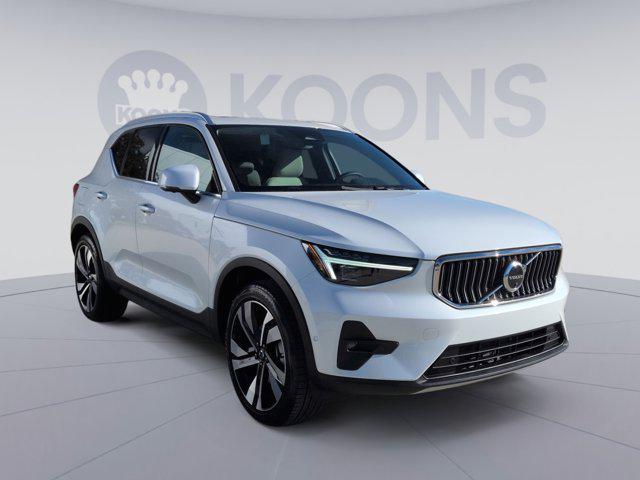new 2025 Volvo XC40 car, priced at $44,500