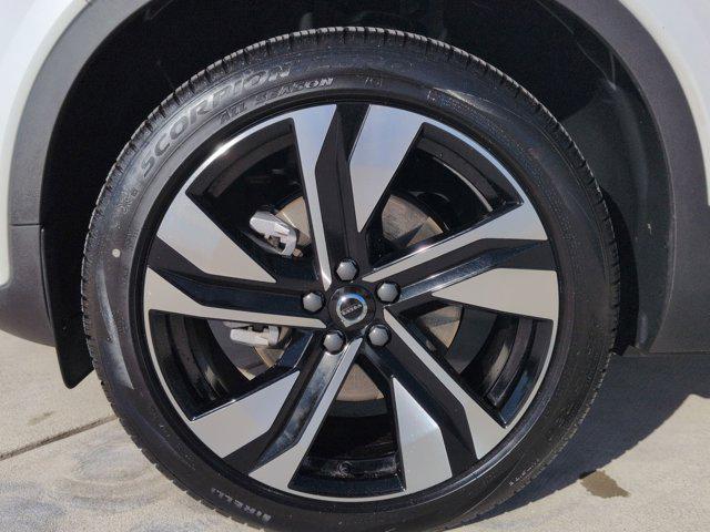 new 2025 Volvo XC40 car, priced at $44,500