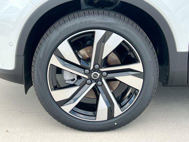 new 2025 Volvo XC40 car, priced at $44,614