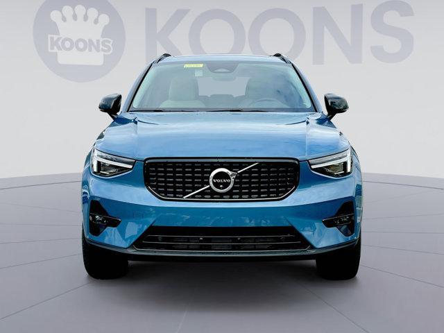 new 2024 Volvo XC40 car, priced at $44,379