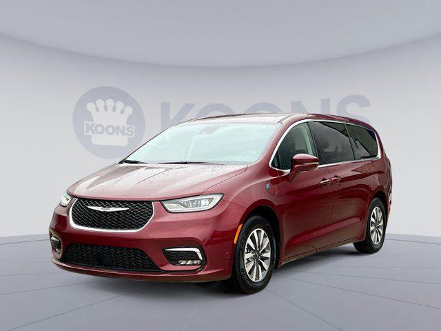 used 2022 Chrysler Pacifica Hybrid car, priced at $23,000