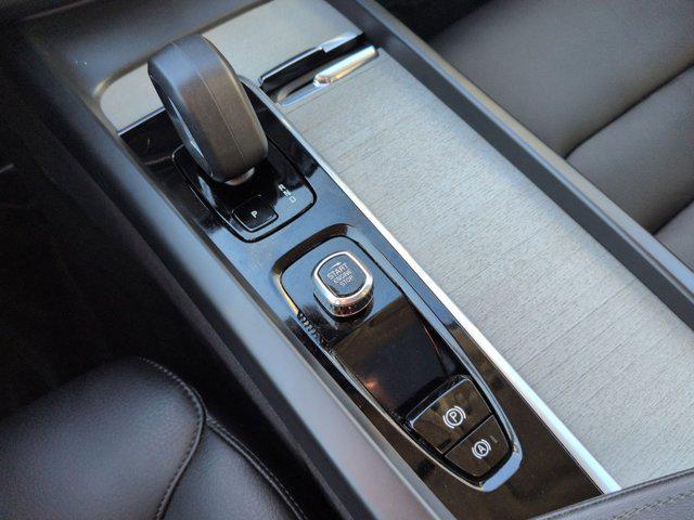 used 2025 Volvo XC60 car, priced at $39,500