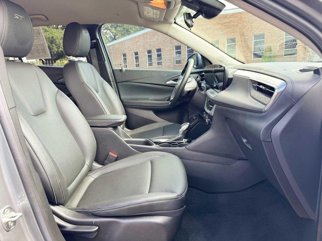 used 2024 Buick Encore GX car, priced at $22,991