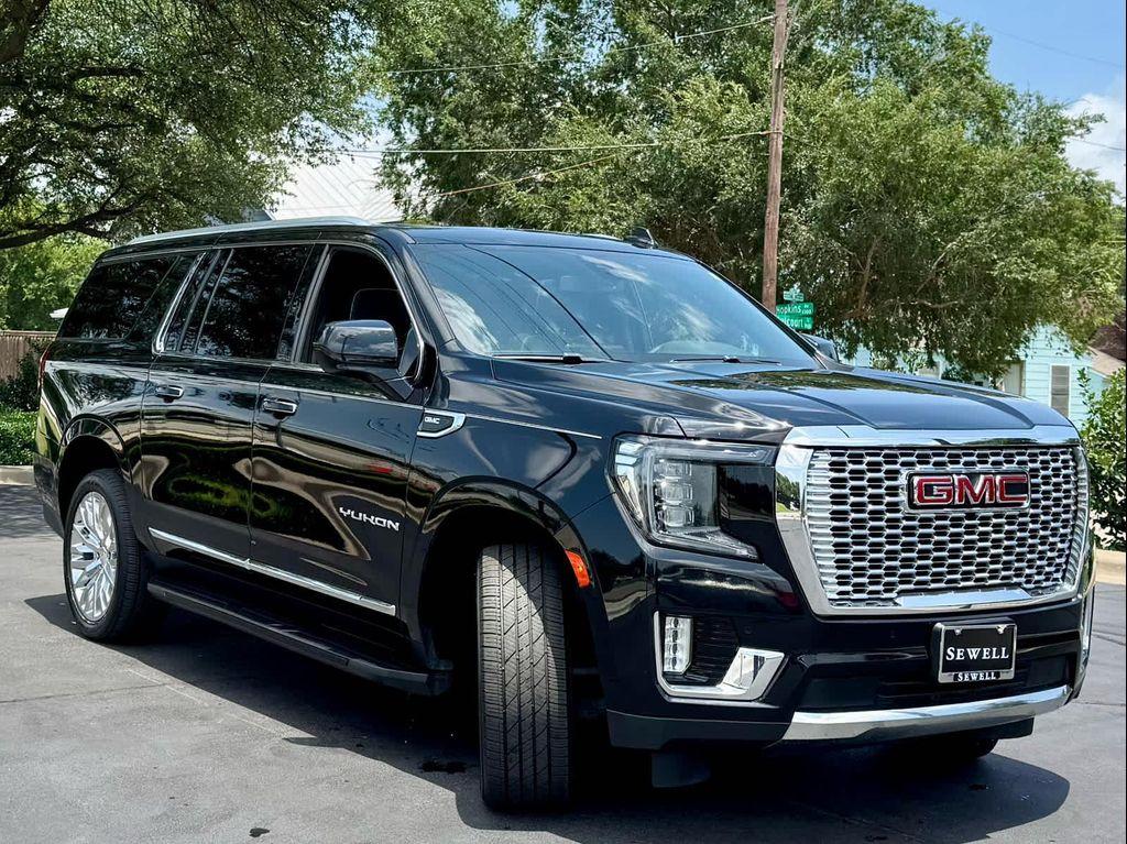 used 2022 GMC Yukon XL car, priced at $39,992