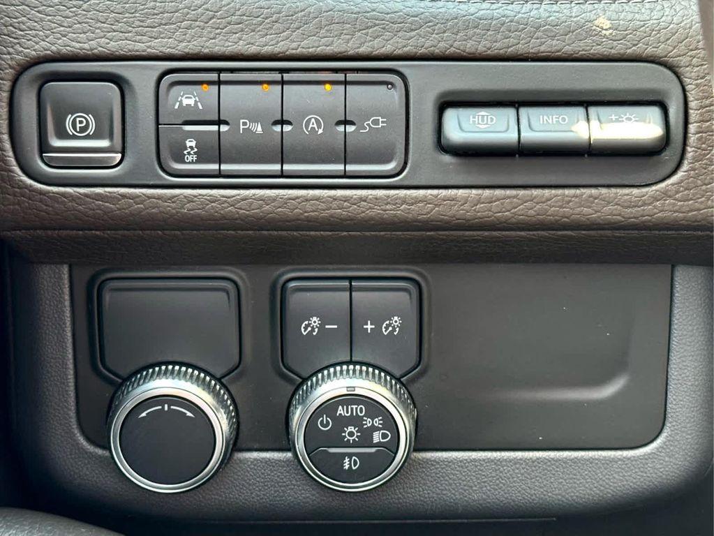 used 2021 GMC Yukon car, priced at $39,992