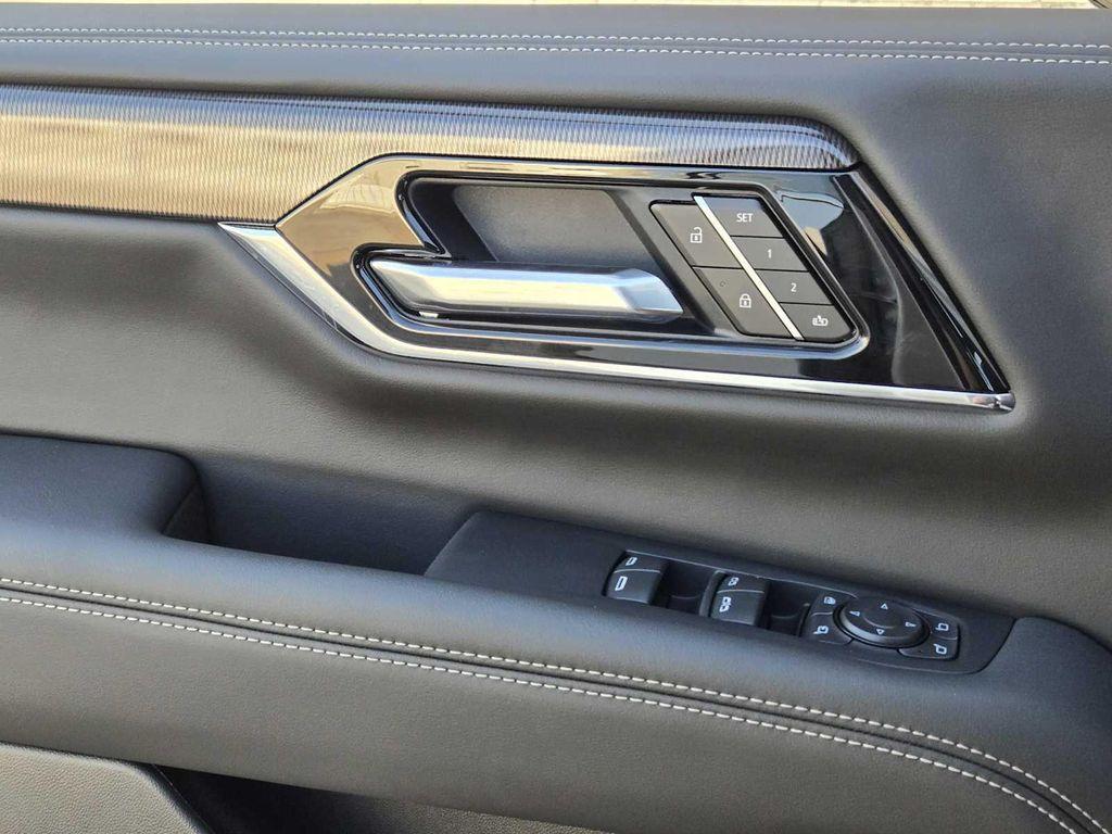 new 2025 GMC Yukon XL car, priced at $79,240