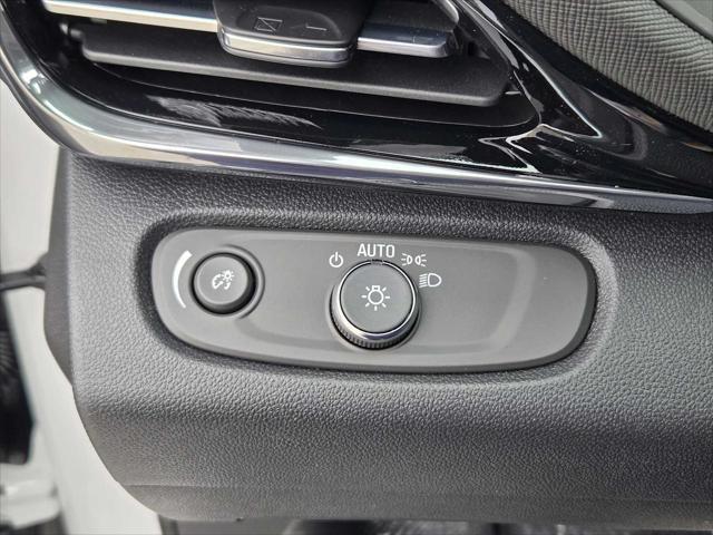 new 2025 Buick Envista car, priced at $28,680