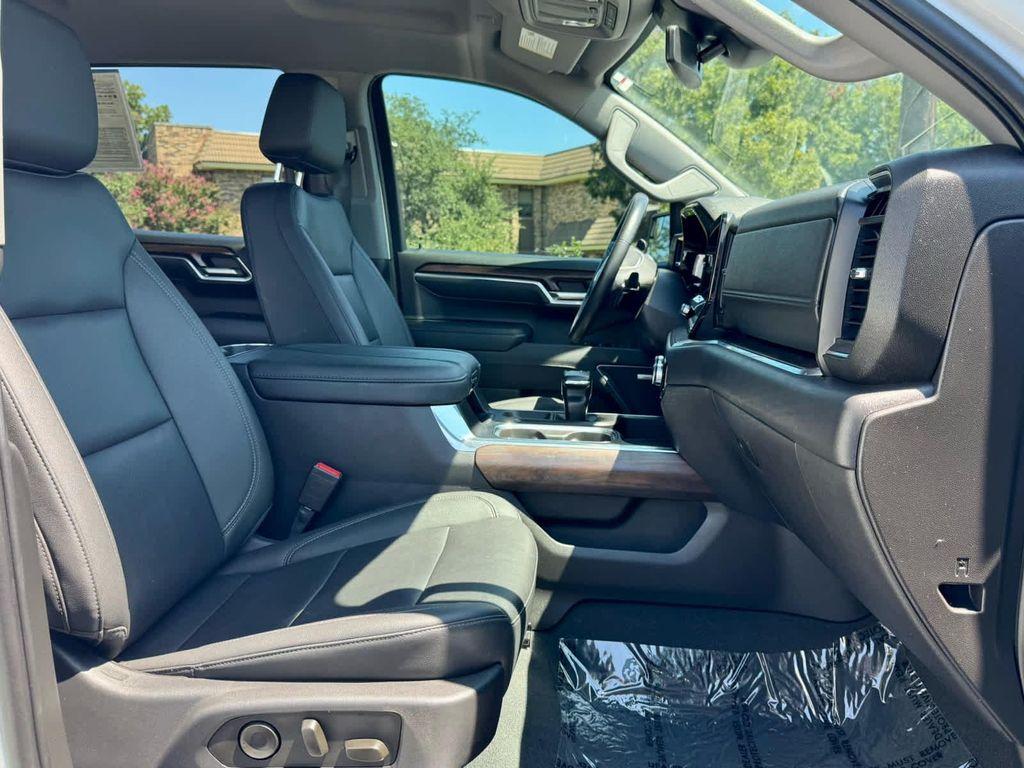 used 2023 GMC Sierra 1500 car, priced at $34,997
