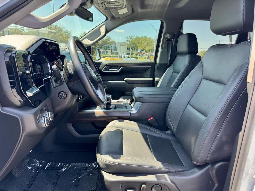 used 2023 GMC Sierra 1500 car, priced at $34,997