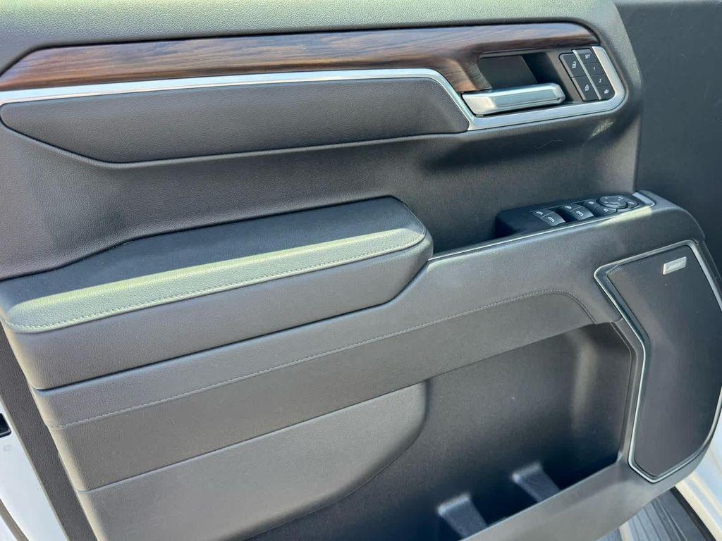 used 2023 GMC Sierra 1500 car, priced at $34,997