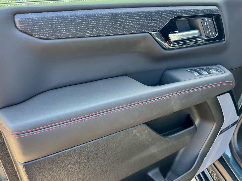 used 2025 GMC Yukon car, priced at $101,991