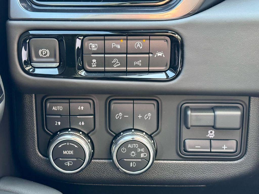 used 2025 GMC Yukon car, priced at $101,991
