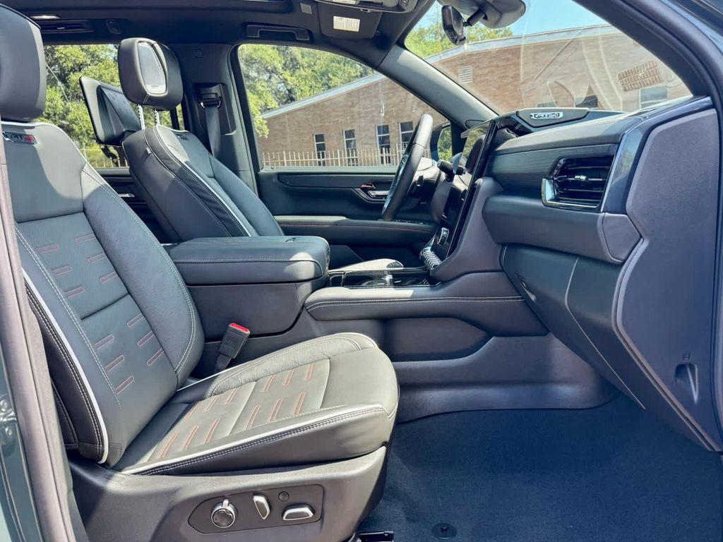 used 2025 GMC Yukon car, priced at $101,991