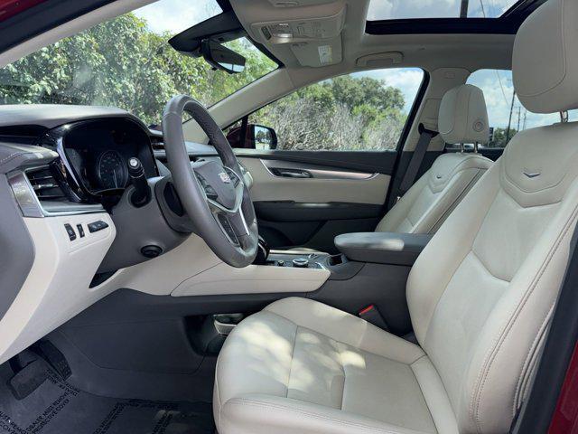 used 2022 Cadillac XT5 car, priced at $34,991