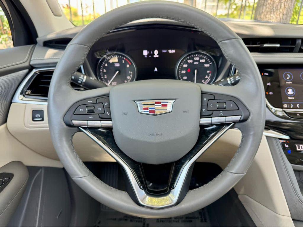 used 2023 Cadillac XT6 car, priced at $39,991