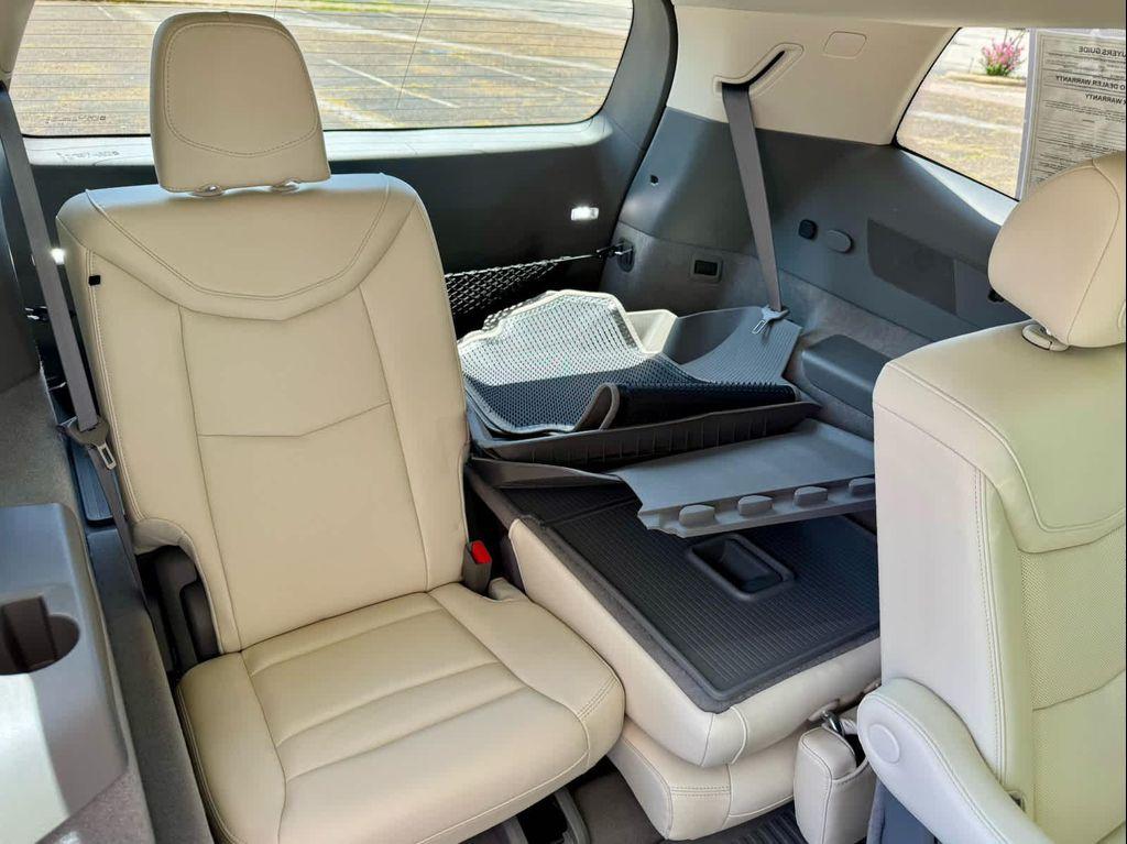 used 2023 Cadillac XT6 car, priced at $39,991