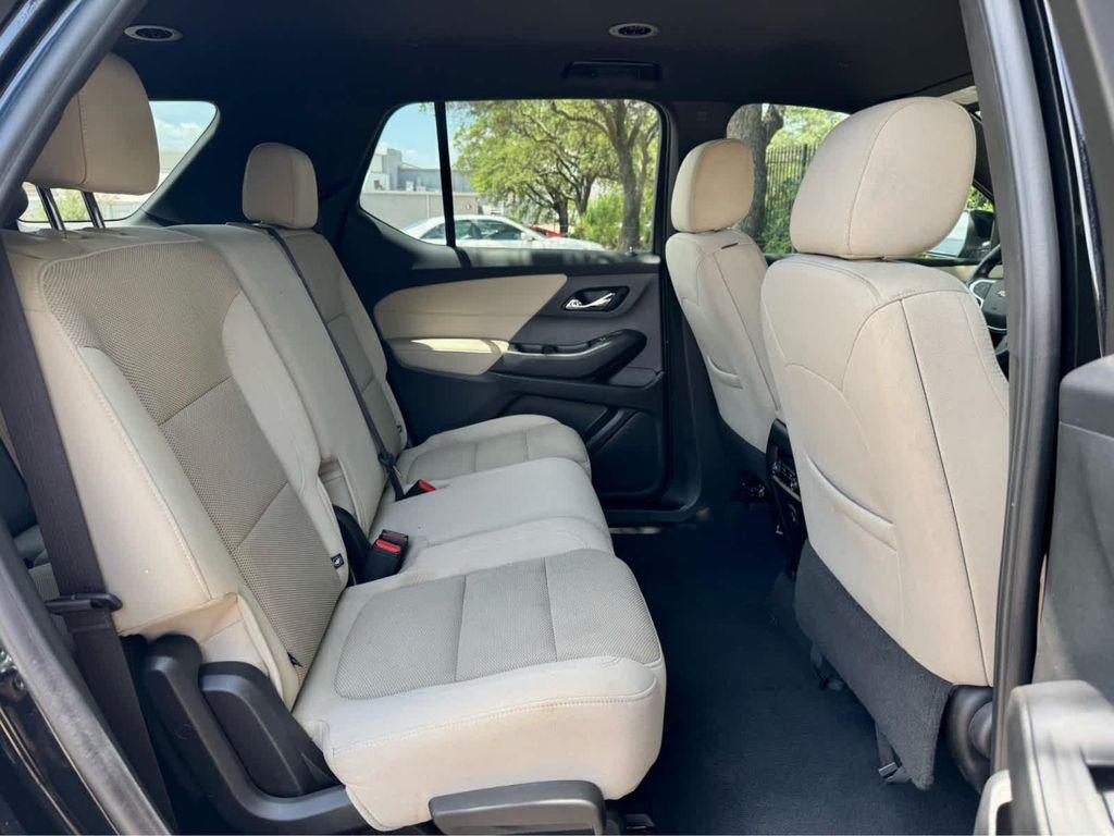 used 2022 Chevrolet Traverse car, priced at $24,997