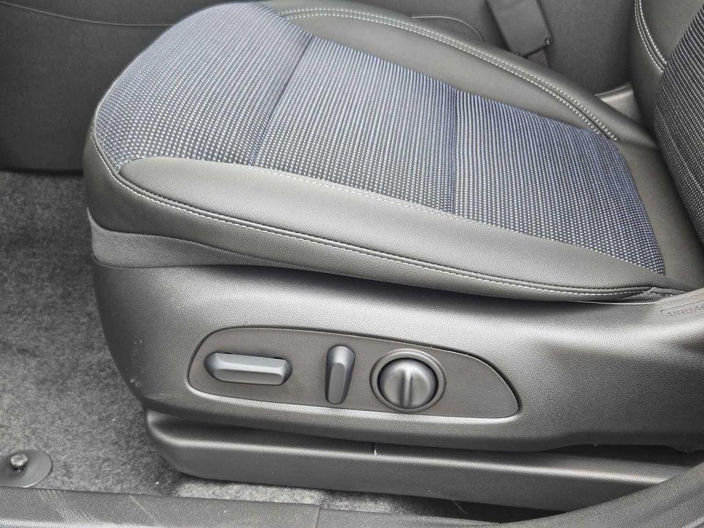 new 2025 Buick Envista car, priced at $27,579