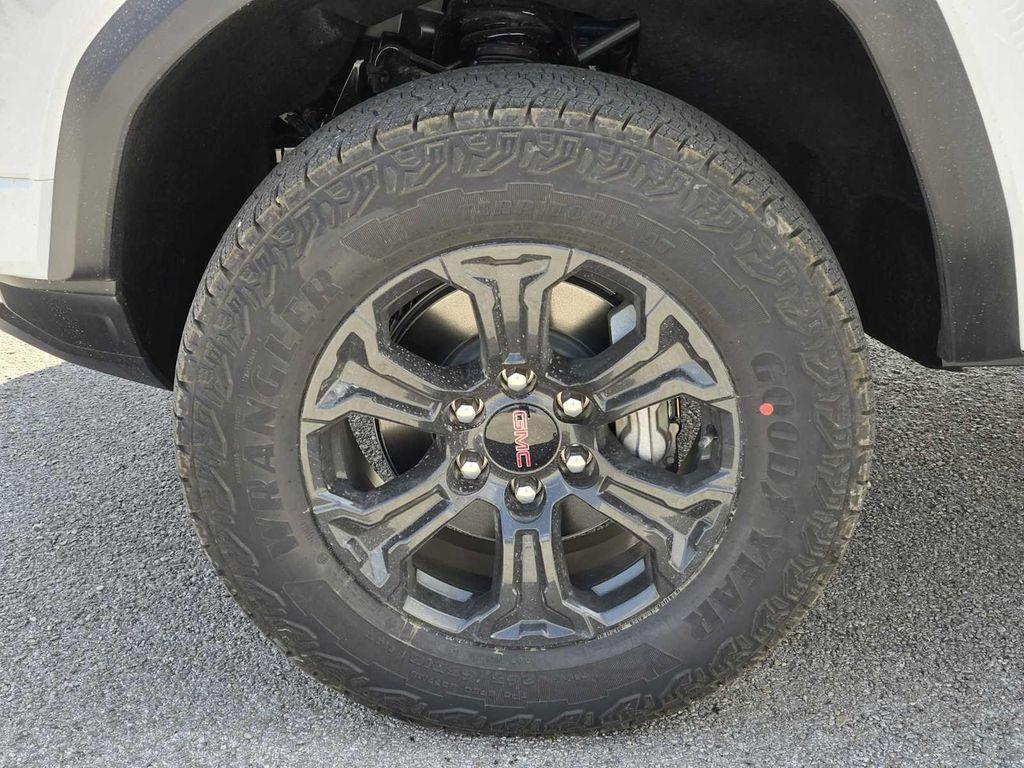 new 2025 GMC Canyon car, priced at $42,080