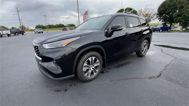 new 2025 Toyota Highlander car