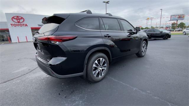 new 2025 Toyota Highlander car