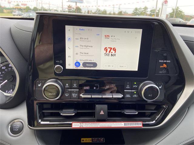 new 2025 Toyota Highlander car