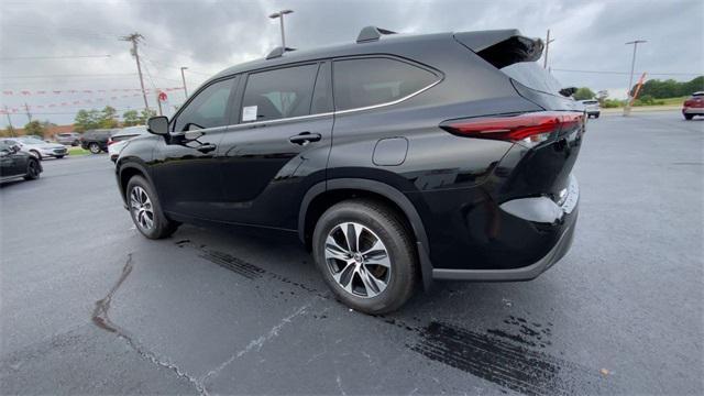 new 2025 Toyota Highlander car