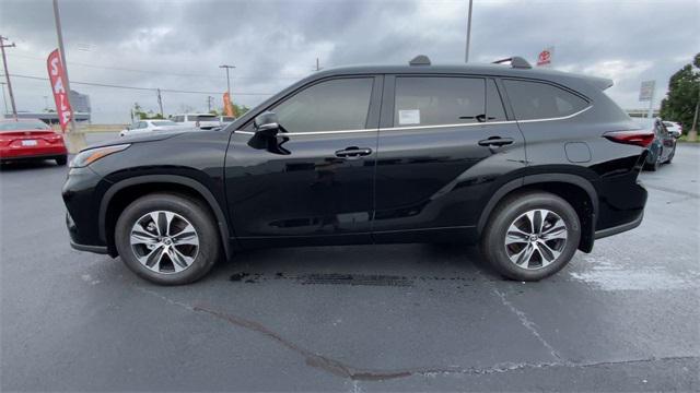 new 2025 Toyota Highlander car