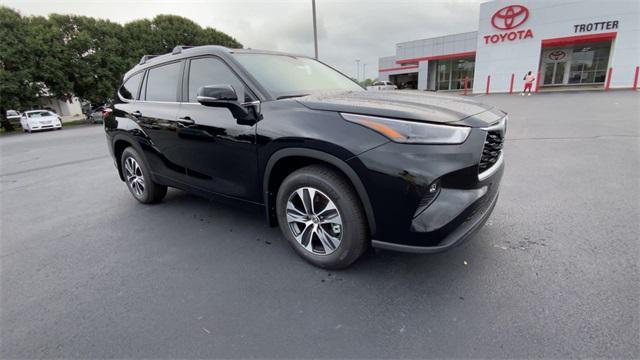 new 2025 Toyota Highlander car