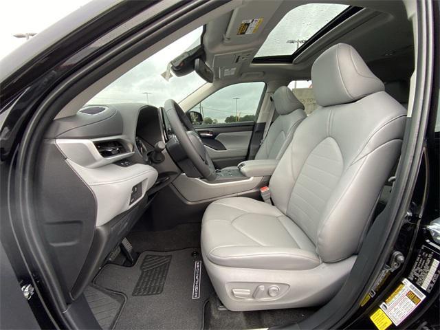 new 2025 Toyota Highlander car