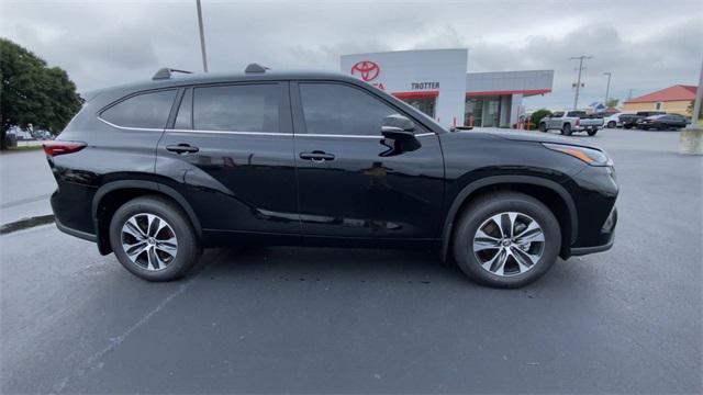new 2025 Toyota Highlander car