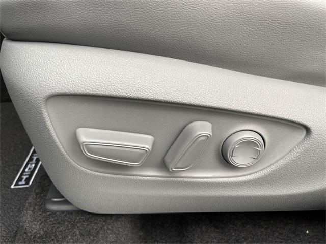 new 2025 Toyota Highlander car